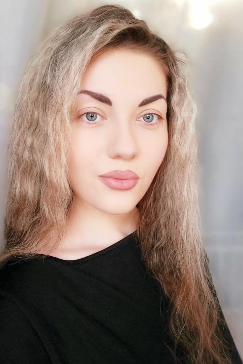 Kateryna sucht einen Partner über die Partnervermittlung Ukraine Foto von Kateryna, einer Frau aus der Ukraine auf Partnersuche