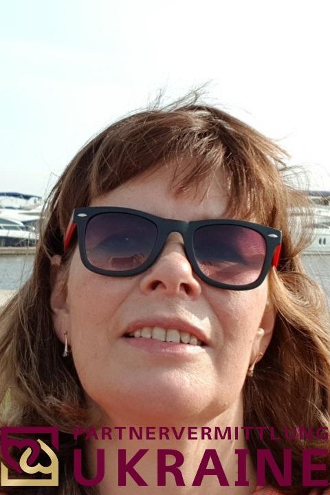Marina, eine Frau aus der Ukraine, über unsere Partnervermittlung kennenlernen (Foto 2) Eine Frau auf Partnersuche: Foto 2 von Marina