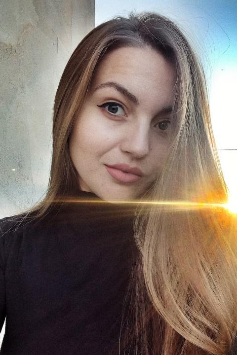 Silvia sucht einen Partner über die Partnervermittlung Ukraine Foto von Silvia, einer Frau aus der Ukraine auf Partnersuche