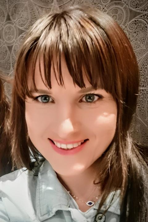 Alona sucht einen Partner über die Partnervermittlung Ukraine Foto von Alona, einer Frau aus der Ukraine auf Partnersuche