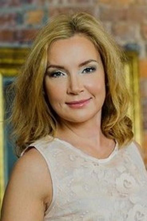 Svetlana sucht einen Partner über die Partnervermittlung Ukraine Foto von Svetlana, einer Frau aus der Ukraine auf Partnersuche
