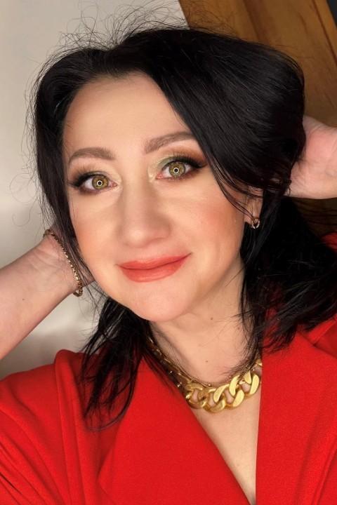 Alina (49) aus Osteuropa sucht einen Mann