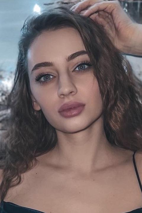 Marina sucht einen Partner über die Partnervermittlung Ukraine Foto von Marina, einer Frau aus der Ukraine auf Partnersuche