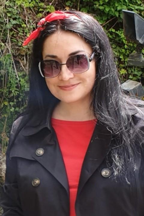 Oygul (39) aus Osteuropa sucht einen Mann