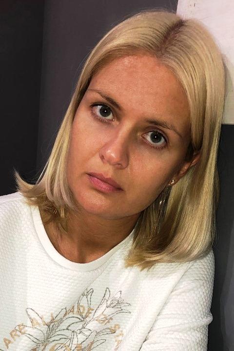 Oksana (36) aus Osteuropa sucht einen Mann