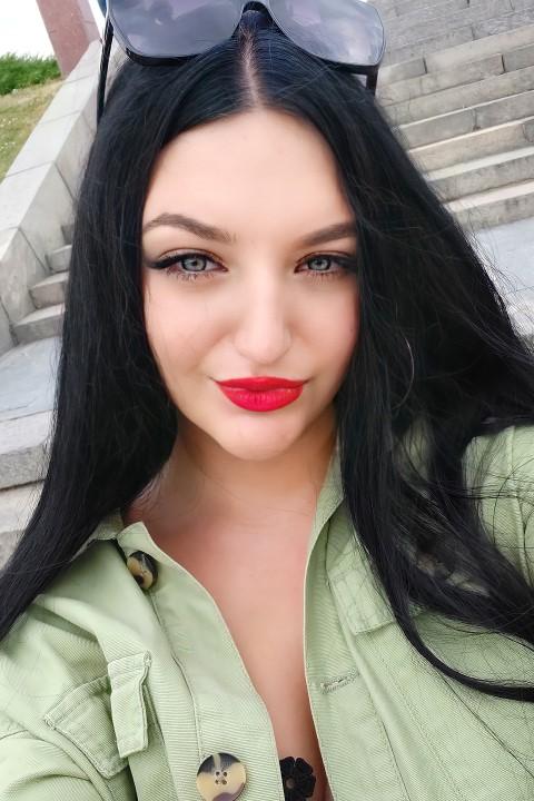 Tatiana (20) aus Osteuropa sucht einen Mann