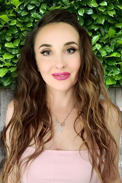 Natalie sucht einen Partner über die Partnervermittlung Ukraine Foto von Natalie, einer Frau aus der Ukraine auf Partnersuche