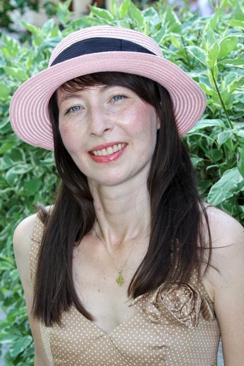 Julia (47) aus Osteuropa sucht einen Mann