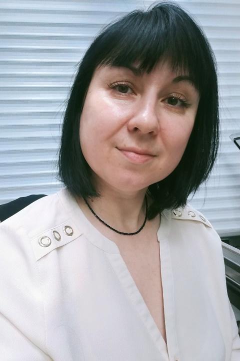 Elena (47) aus Osteuropa sucht einen Mann