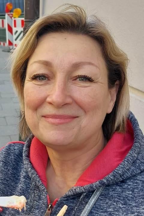 Olena (61) aus Osteuropa sucht einen Mann