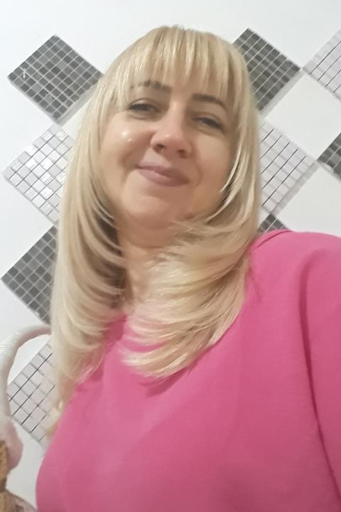 Oksana (49) aus Osteuropa sucht einen Mann