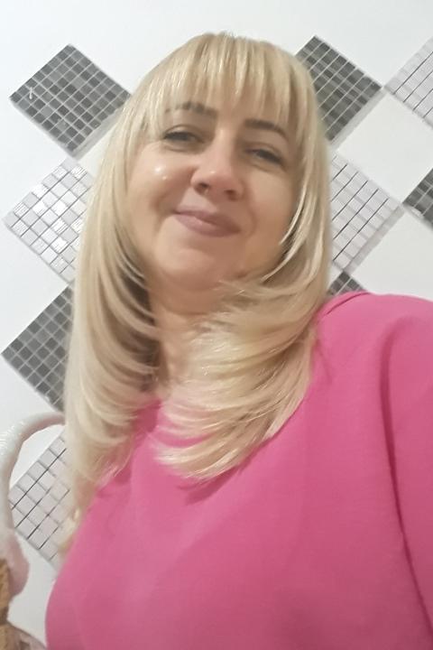 Oksana (52) aus Osteuropa sucht einen Mann