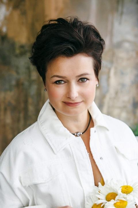 Hanna sucht einen Partner über die Partnervermittlung Ukraine Foto von Hanna, einer Frau aus der Ukraine auf Partnersuche