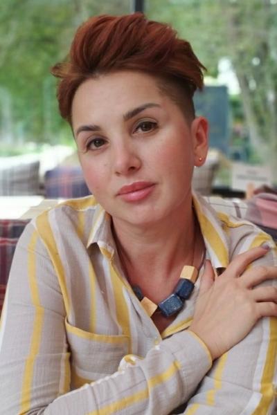 Elena (48) aus Osteuropa sucht einen Mann