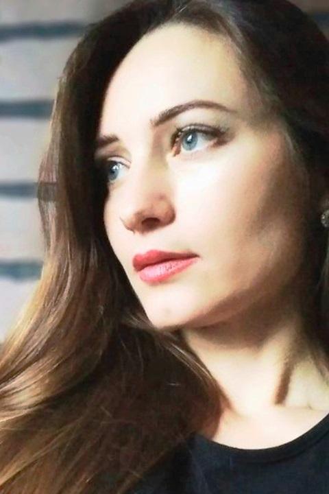 Ellona (47) aus Osteuropa sucht einen Mann