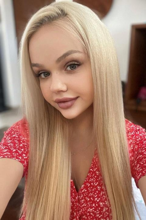 Maria sucht einen Partner über die Partnervermittlung Ukraine Foto von Maria, einer Frau aus der Ukraine auf Partnersuche
