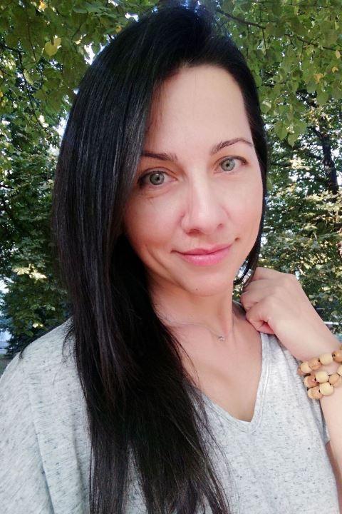 Viktoriia sucht einen Partner über die Partnervermittlung Ukraine Foto von Viktoriia, einer Frau aus der Ukraine auf Partnersuche