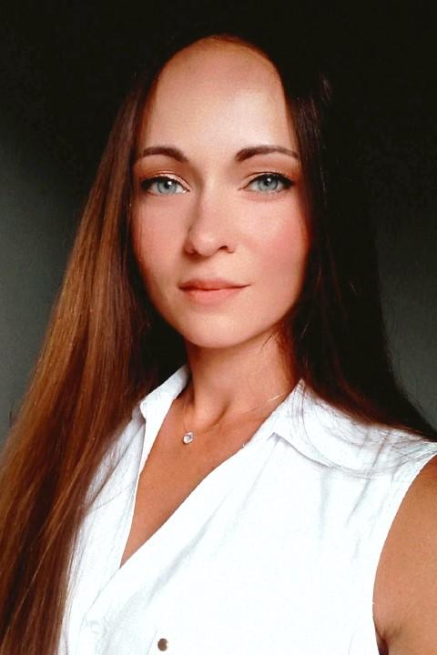 Evgeniya (36) aus Osteuropa sucht einen Mann