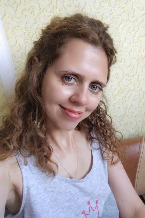 Juliya (46) aus Osteuropa sucht einen Mann