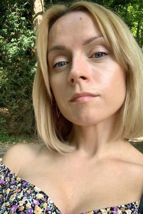 Mariia sucht einen Partner über die Partnervermittlung Ukraine Foto von Mariia, einer Frau aus der Ukraine auf Partnersuche