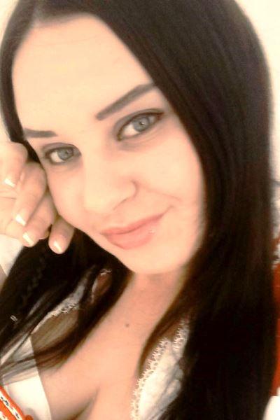 Olesia sucht einen Partner über die Partnervermittlung Ukraine Foto von Olesia, einer Frau aus der Ukraine auf Partnersuche