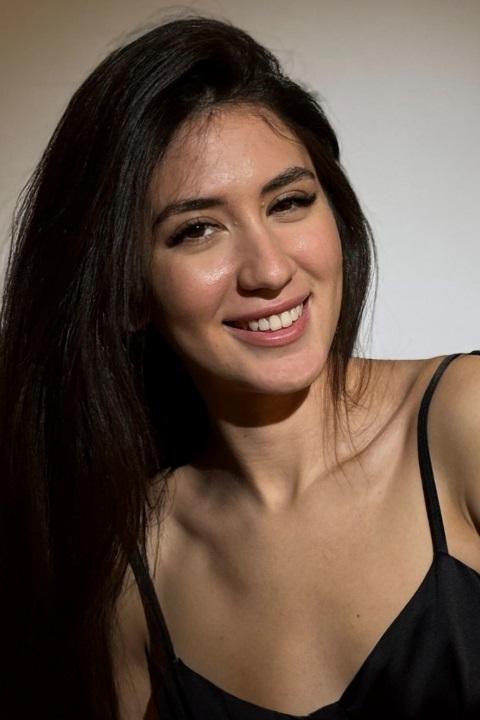 Natalia (22) aus Osteuropa sucht einen Mann