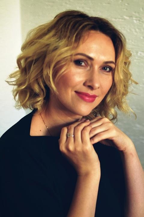 Olga (44) aus Osteuropa sucht einen Mann