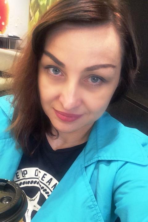Lesia sucht einen Partner über die Partnervermittlung Ukraine Foto von Lesia, einer Frau aus der Ukraine auf Partnersuche