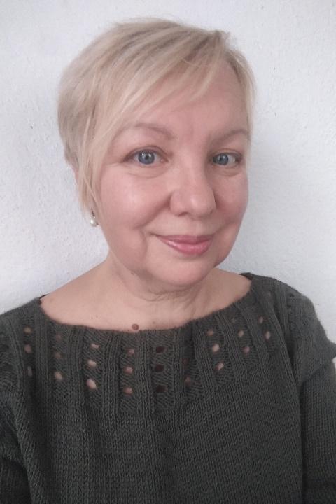 Elena (61) aus Osteuropa sucht einen Mann