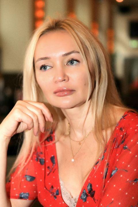 Liliya sucht einen Partner über die Partnervermittlung Ukraine Foto von Liliya, einer Frau aus der Ukraine auf Partnersuche