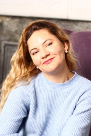 Olga (38) aus Osteuropa sucht einen Mann