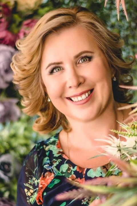 Elena (54) aus Osteuropa sucht einen Mann