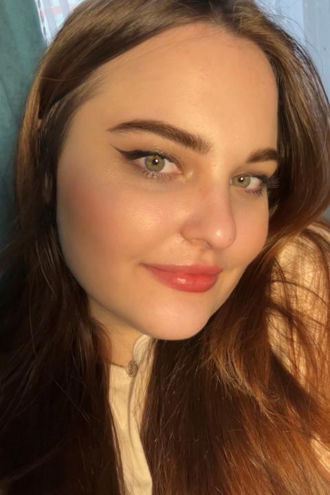 Katarina (26) aus Osteuropa sucht einen Mann