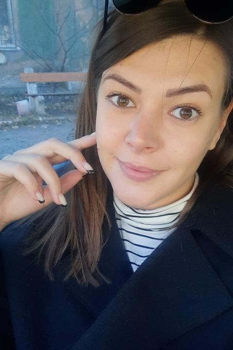 Dasha sucht einen Partner über die Partnervermittlung Ukraine Foto von Dasha, einer Frau aus der Ukraine auf Partnersuche