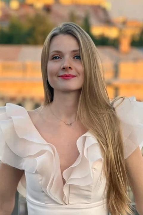 Mariia sucht einen Partner über die Partnervermittlung Ukraine Foto von Mariia, einer Frau aus der Ukraine auf Partnersuche
