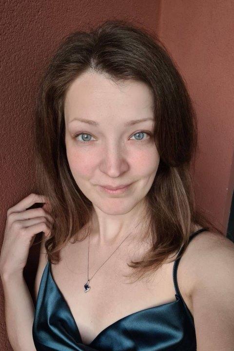Elena (39) aus Osteuropa sucht einen Mann