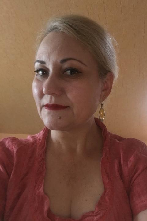 Elena (46) aus Osteuropa sucht einen Mann