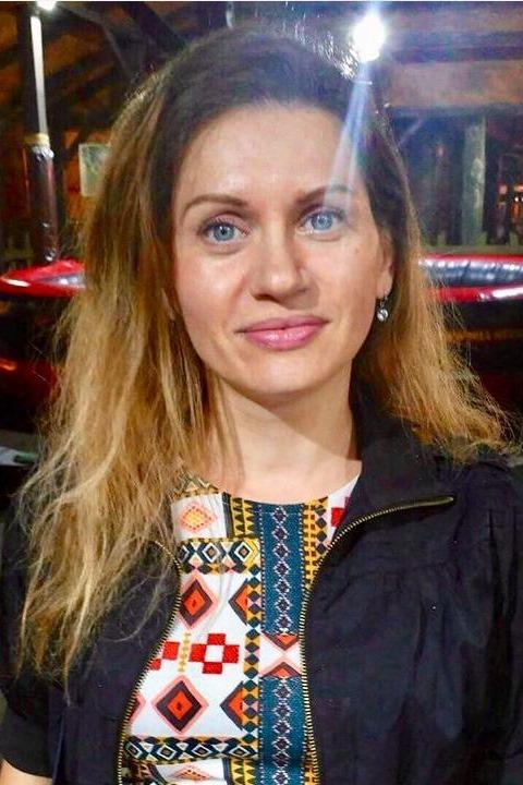 Elena sucht einen Partner über die Partnervermittlung Ukraine Foto von Elena, einer Frau aus der Ukraine auf Partnersuche