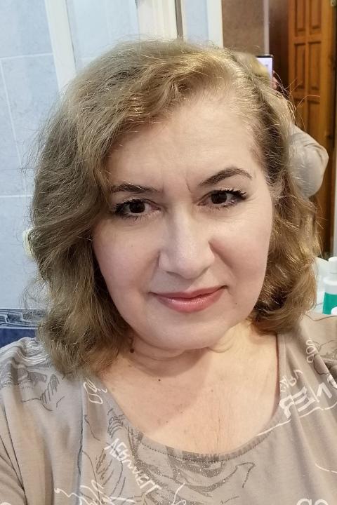 Tsisana (57) aus Osteuropa sucht einen Mann