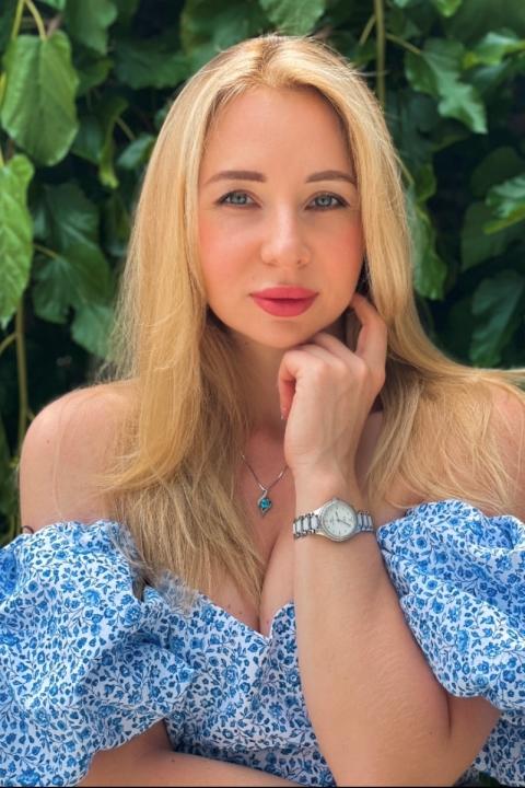 Anna (33) aus Osteuropa sucht einen Mann