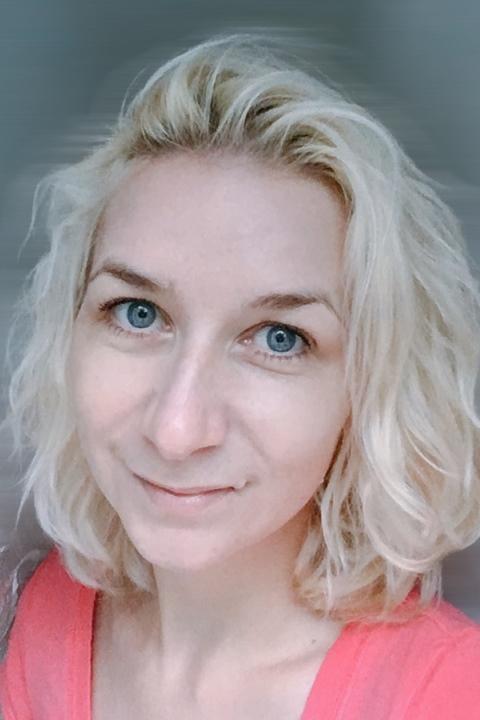 Elena (42) aus Osteuropa sucht einen Mann
