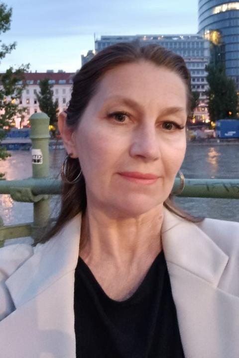 Larysa (57) aus Osteuropa sucht einen Mann