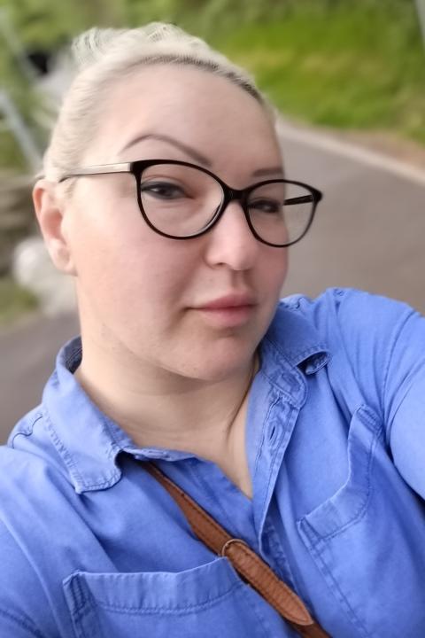 Oksana (41) aus Osteuropa sucht einen Mann