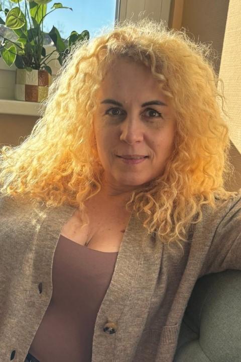 Oksana (52) aus Osteuropa sucht einen Mann