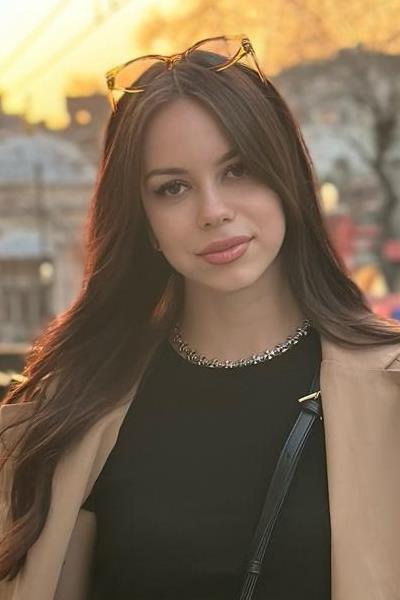 Daria (26) aus Osteuropa sucht einen Mann