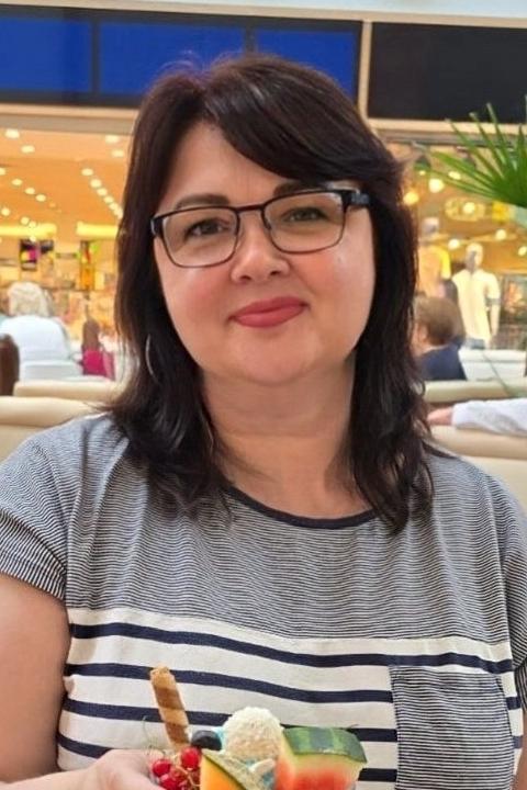 Olga (48) aus Osteuropa sucht einen Mann