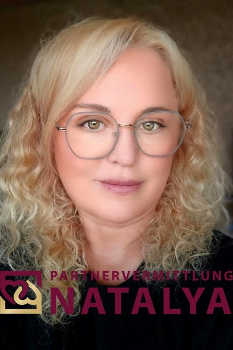 Alena, eine Frau aus der Ukraine, über unsere Partnervermittlung kennenlernen (Foto 2) Eine Frau auf Partnersuche: Foto 2 von Alena