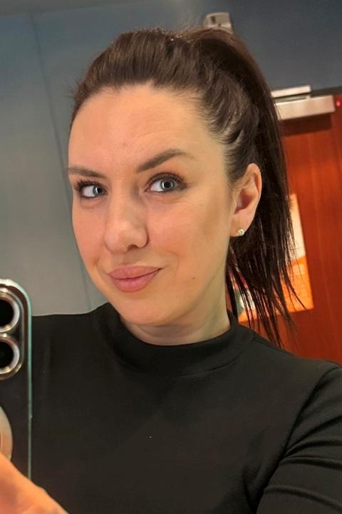 Veronika (40) aus Osteuropa sucht einen Mann