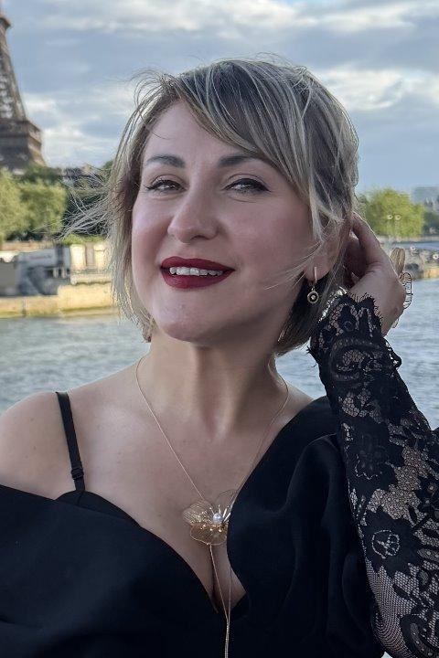 Elena (39) aus Osteuropa sucht einen Mann