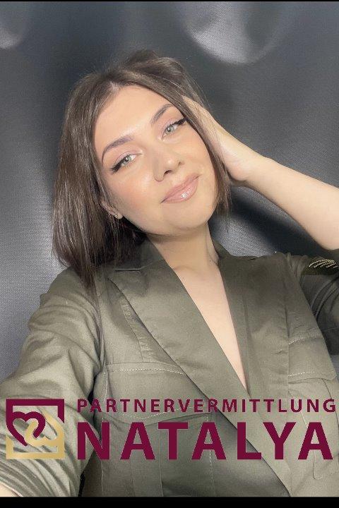 Nicol, eine Frau aus der Ukraine, über unsere Partnervermittlung kennenlernen (Foto 1) Eine Frau auf Partnersuche: Foto 1 von Nicol